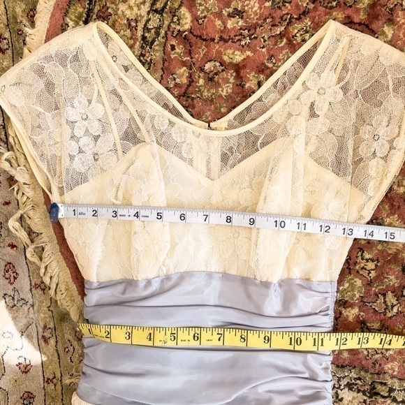 Vintage 1950s Lace garden wedding Dress - Picture 11 of 12